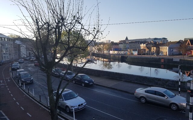 Cosy 3 bedroom apt Cork City great view