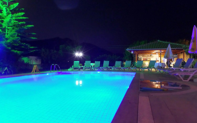Yaprak Hotel