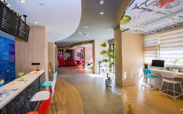 Ibis Kunming Beijing Rd