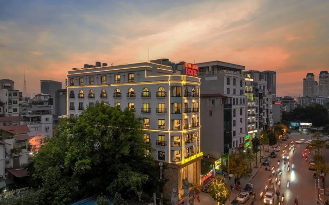 Reyna Luxury Hotel