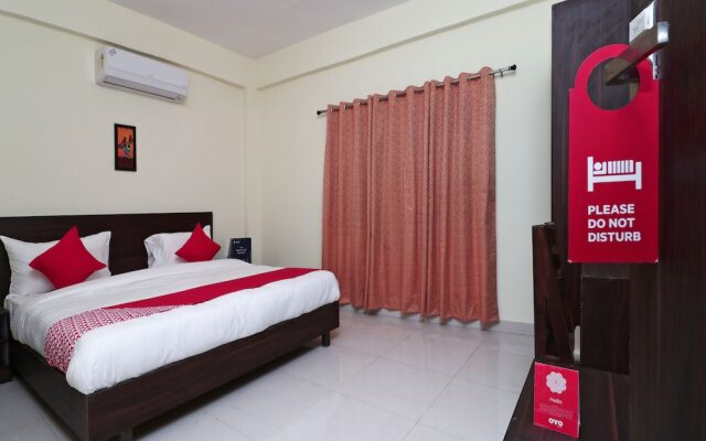 OYO 14811 Hotel Royal Monarch