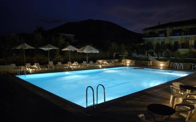 Porto Lourbas Hotel