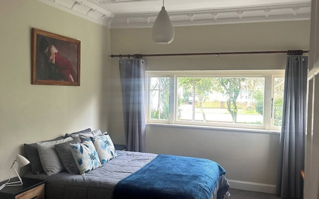 Spacious Bungalow Rental in Palmerston North - Ideal for Groups – Guest Rooms – Palmerston North