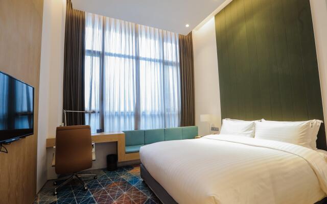 Holiday Inn Express Shanghai Songjiang Fangta by IHG