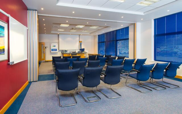 Holiday Inn Express Milton Keynes by IHG
