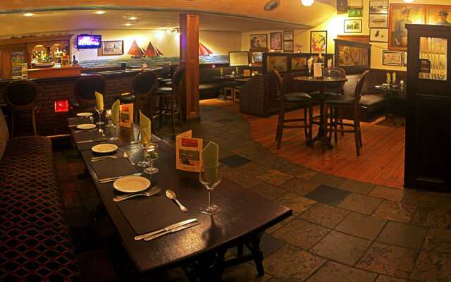 Alcock & Brown Hotel