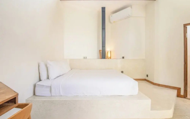 Chic 1-br Villa With Pool, 800m From Echo Beach