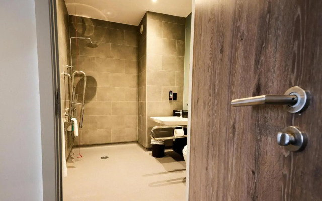 Holiday Inn - the niu, Loom Manchester North by IHG