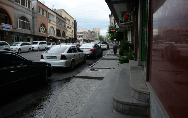DownTown Hostel