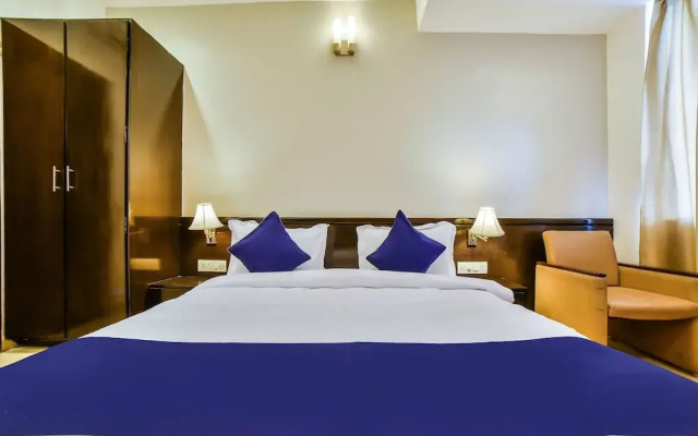 OYO Flagship 27068 The Sapphire Comfort Hotel