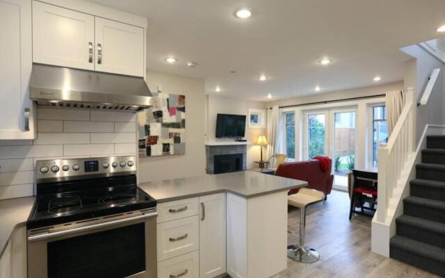 Vancouver Traveller Cottage