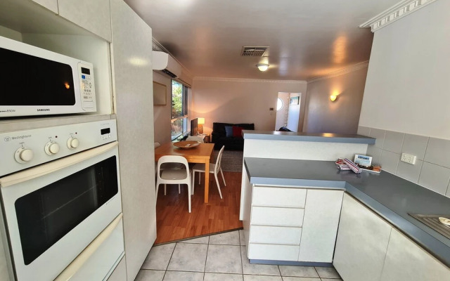 OCEANS 4 Holiday or Business Apartment