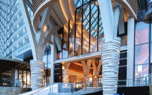 Salt Crystal Hotel By RìChū