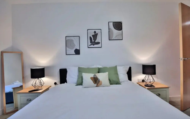 Manchester - 2-bed Apartment - Sleeps 4 - Wifi