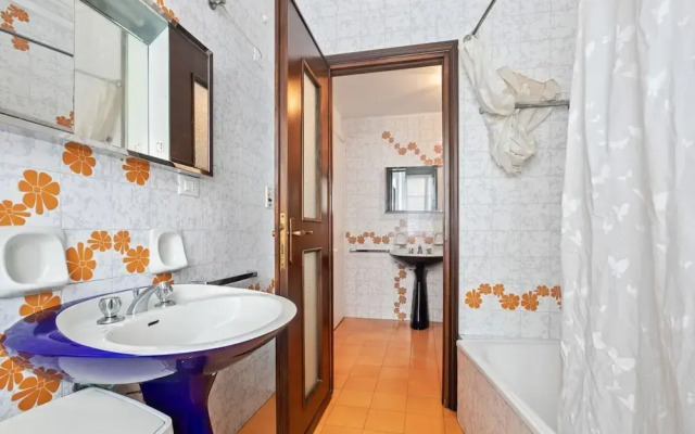 Camogli Bright Apartment with Parking