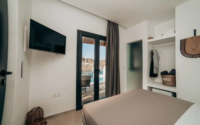 Ble Kythnos Suites