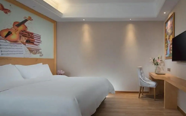 Vienna Hotel (Yizhou Sankeshu)