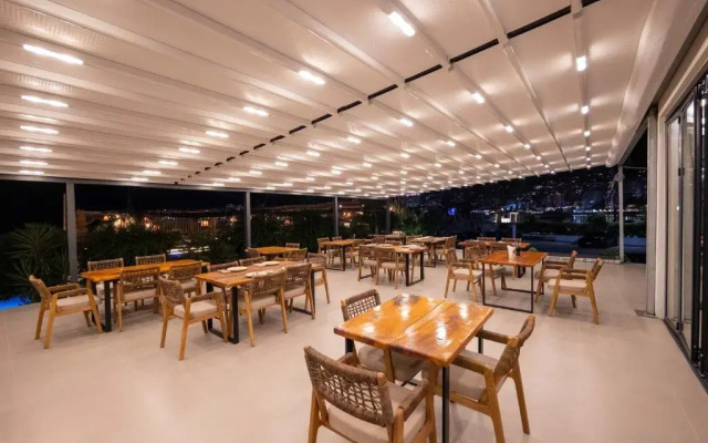 Grand Hotel Saranda