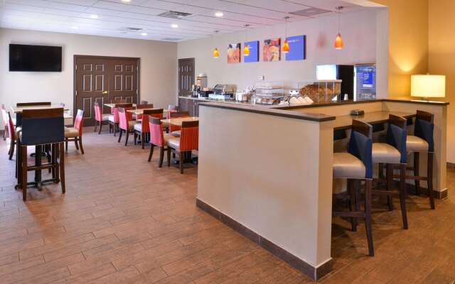 Comfort Inn & Suites Fayetteville - University Area