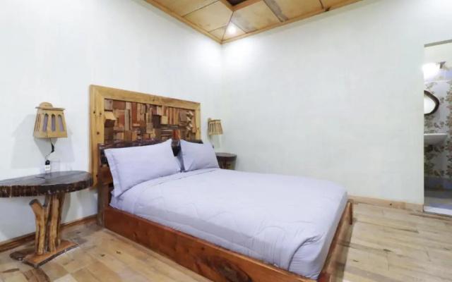 Alloyna Country Cottage By Zuzu – Guest Rooms – Berastagi