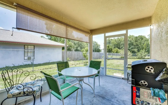 Family-friendly Kissimmee Home w/ Yard & Grill!