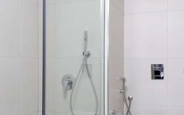 Waves - Luxury Meets Comfort Modern 1