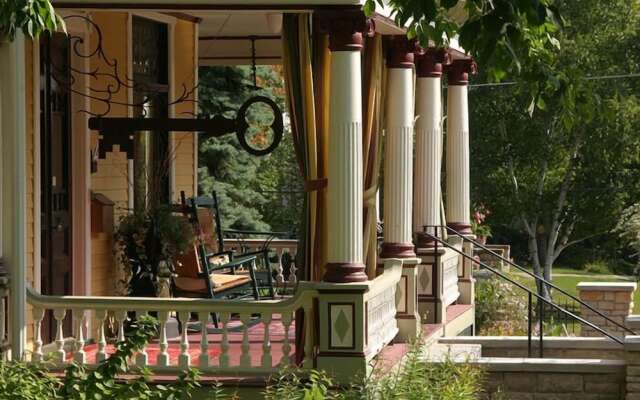 Rivertown Inn