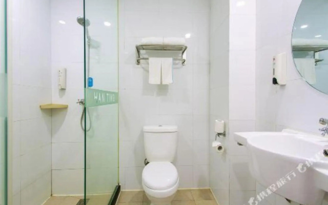Yiju Hotel (Xi'an Aerospace City Subway Station Branch)