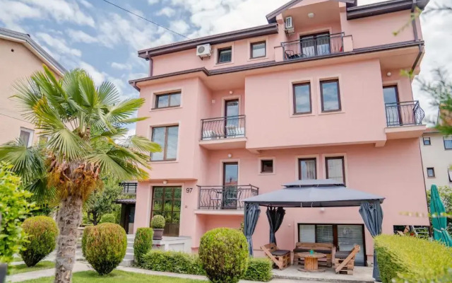 Apartments Serafimoski
