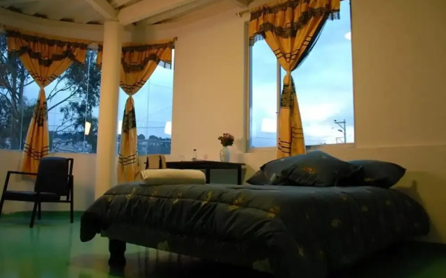 Quito Condor Hostal