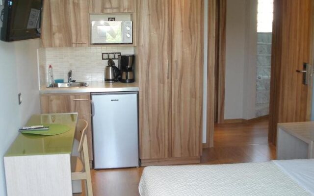 Mirivili Rooms & Suites Hotel