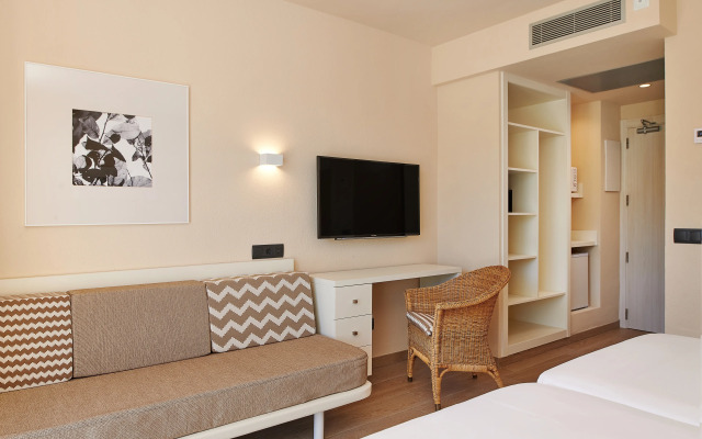 Protur Badia Park Aparthotel