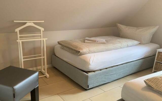 "luv With Shed" in House Smaswai 10