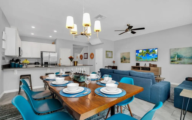 Charming Chalet at Compass Bay Cb101