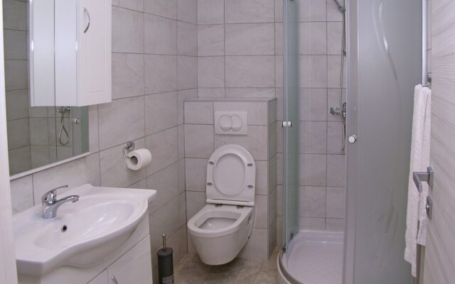 A2 - Modern apt With Balcony, sea View & Parking