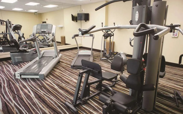 La Quinta Inn Suites White Plains Elmsford