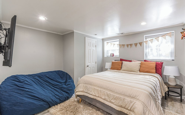 Luxury 5BR Retreat with Private Pool