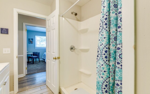 Charming Jonesville Home w/ Grill - Near Wineries!