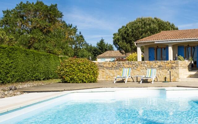 Luxury villa with pool and unique location in Malviès
