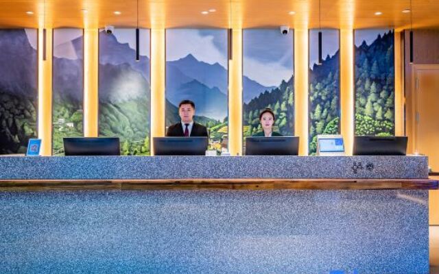 TRUE GO HOTEL（Xilin Hot  Beizi Temple）