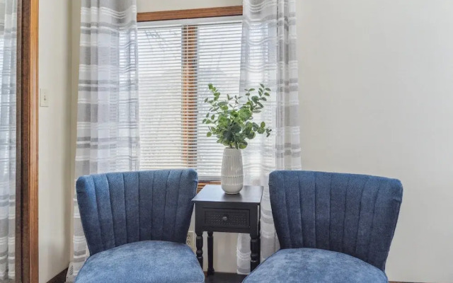 Niagara Falls Getaway: Perfect Place To Unwind 2 Bedroom Home by RedAwning