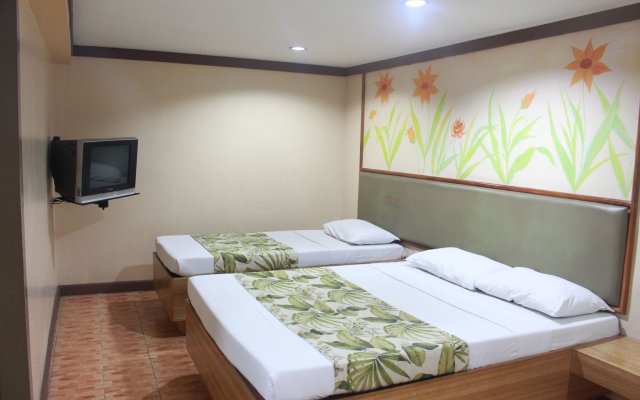 Pinoy Pamilya Hotel