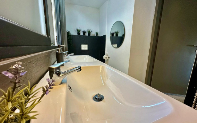 Sleeps 4 close to Iaso Oaka Mitera