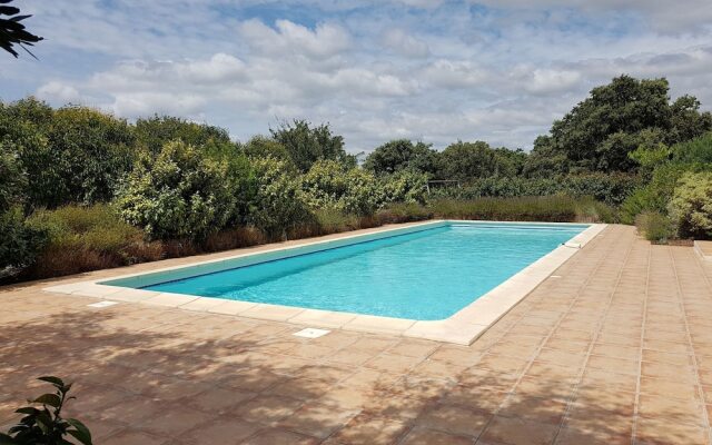 Charming Villa in Escales With Jacuzzi