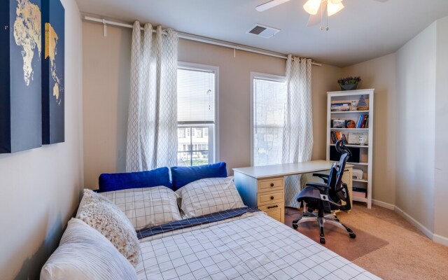 Spacious Woodbridge Home Near Leesylvania Park!