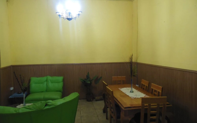 Hostal Tricontinental
