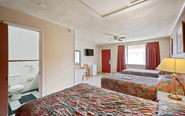 Capital O Hotel Beeville - US 181