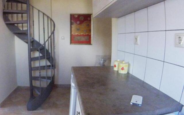 Arapakis Apartment