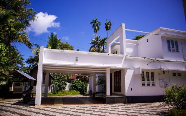 Seclude by the Lake Alleppey