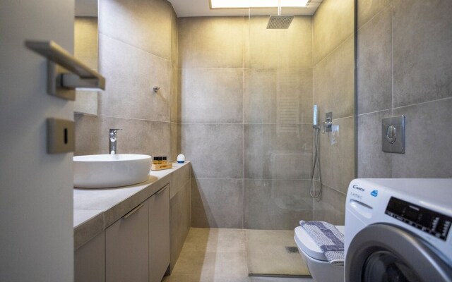 Trendy 2 bedroom Apartment 5min to metro